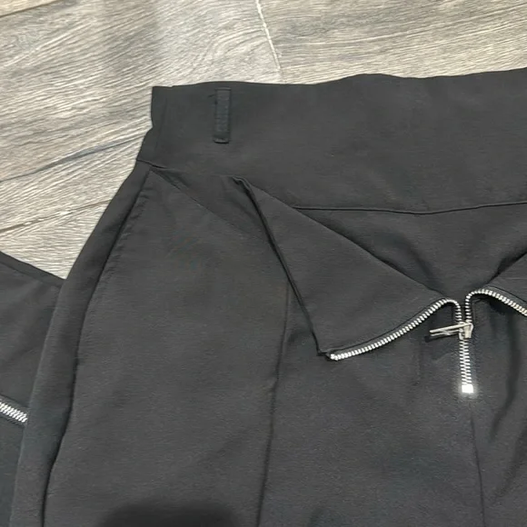 • Maniere De Voir • Women’s CORSET ZIP TROUSERS
Black 14 - Picture 4 of 6